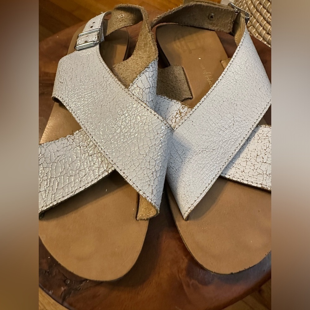 House of Harlow 1960 crossover sandals 37